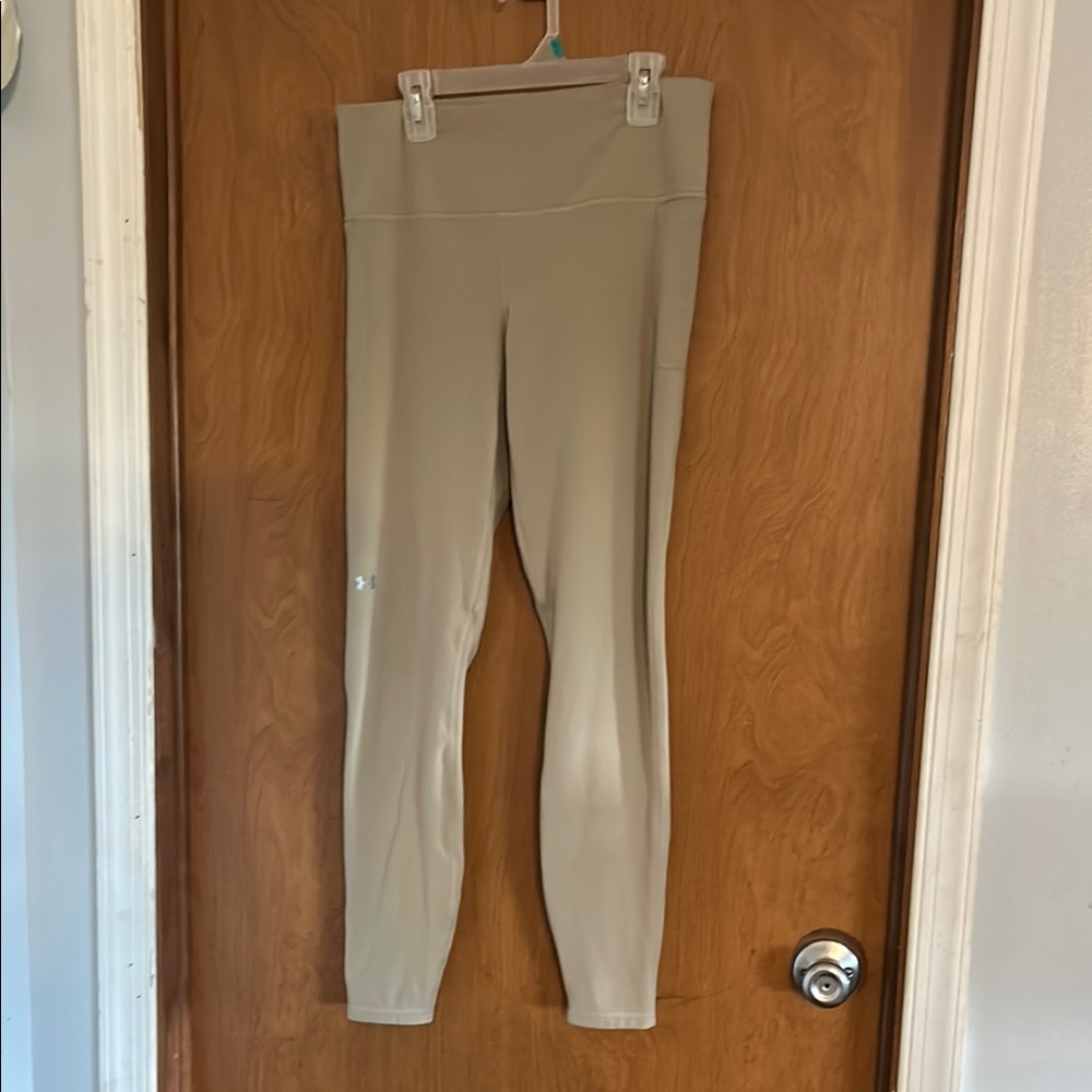 Under Armour 7/8 Khaki Leggings
